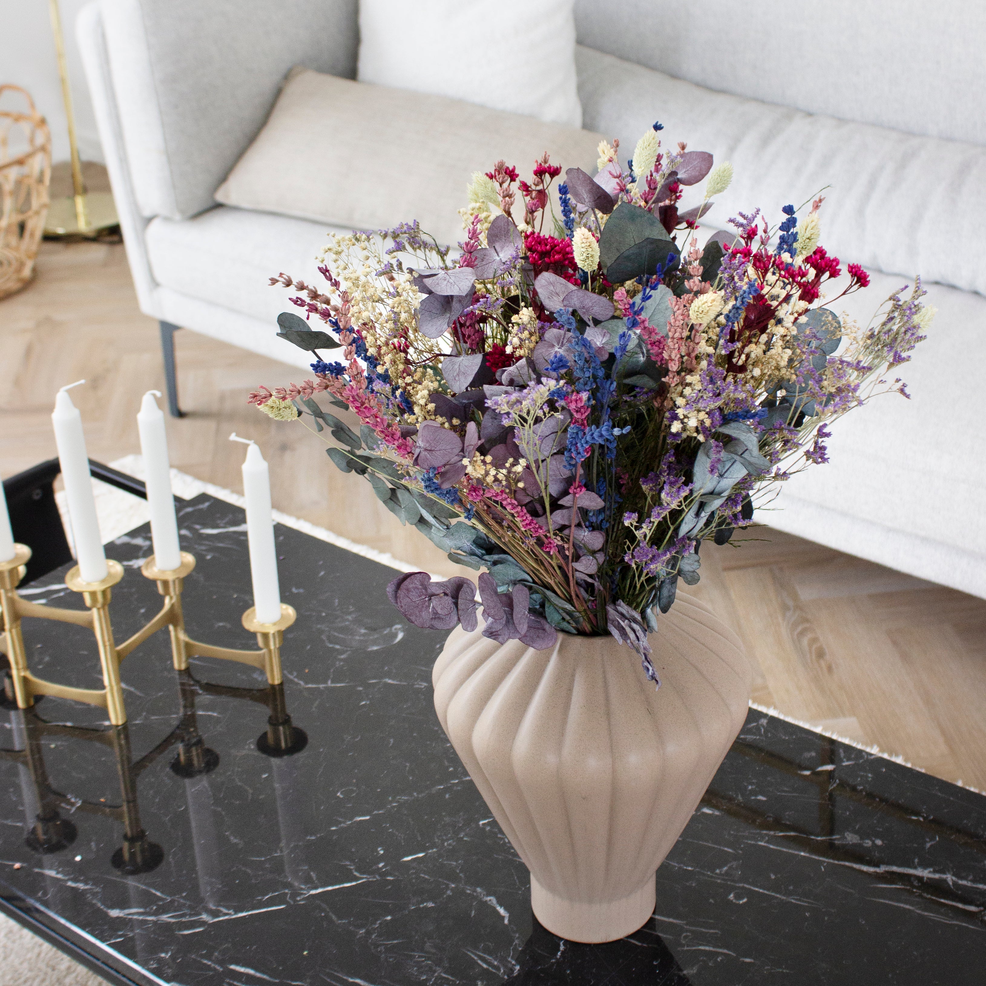Frische Brise Blumenstrauss in nordischen Farben von living flowers